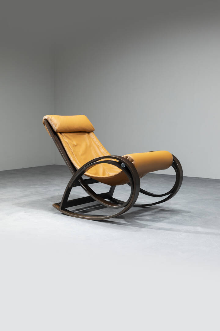 GAE AULENTI - Poltrona a dondolo mod. Sgarsul