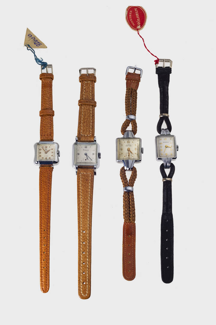 LOTTO DI QUATTRO OROLOGI LADY - Mod. “Lady dress Watch”, anni '70