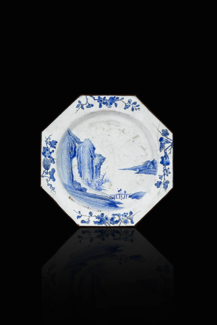 PIATTO - Piatto esagonale in smalto bianco e blu