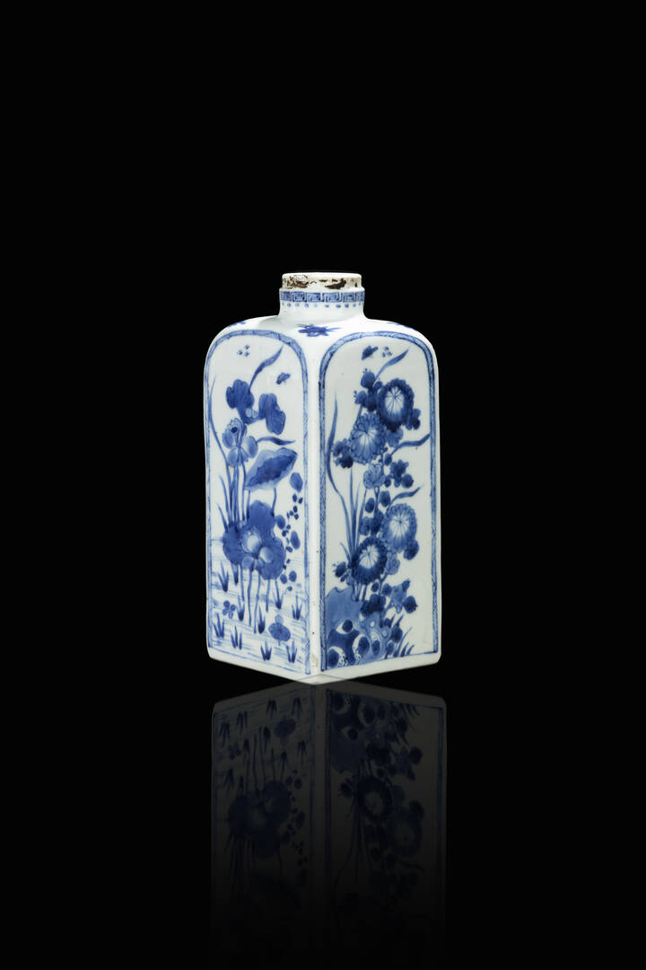 BOTTIGLIA - Bottiglia in porcellana bianca e blu 
