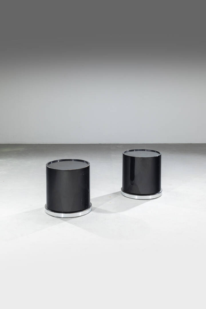 PRODUZIONE ITALIANA - Coppia di comodini 