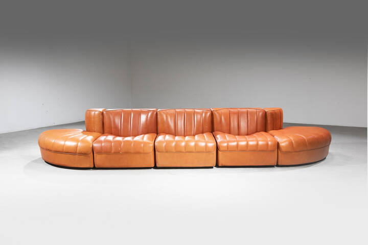 TITO AGNOLI - Set composto da tre poltrone e due elementi angolari