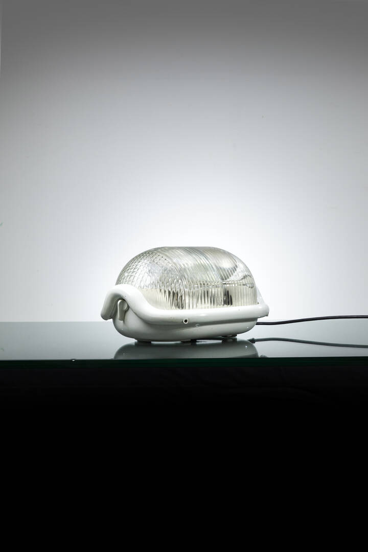 ACHILLE CASTIGLIONI - Lampada da tavolo mod. Noce