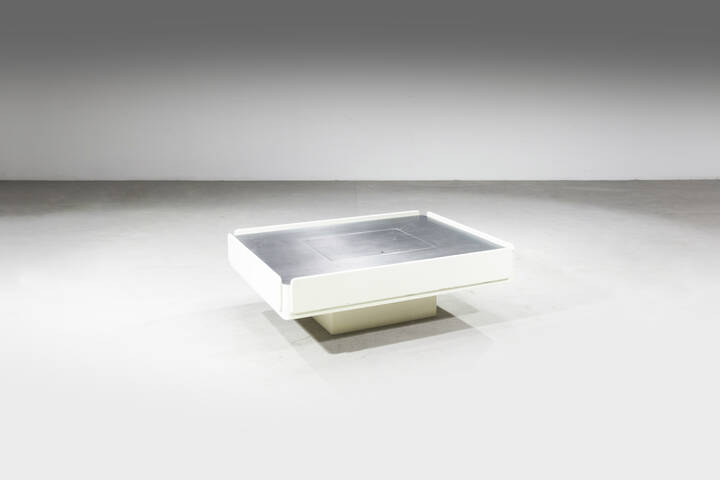 VICO MAGISTRETTI - Tavolino mod. Caori