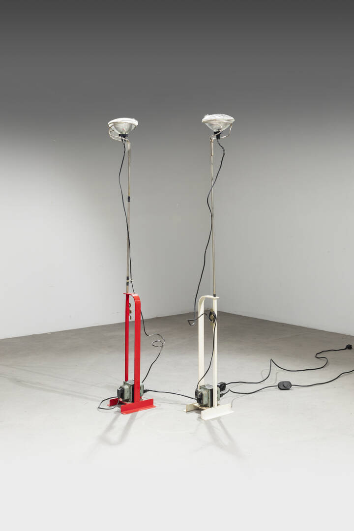 ACHILLE E PIER GIACOMO CASTIGLIONI - Coppia di lampade da terra mod. Toio