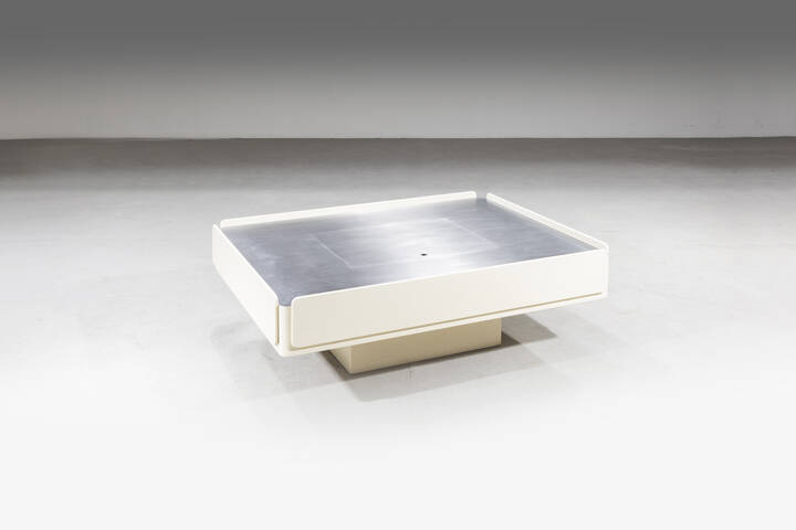 VICO MAGISTRETTI - Tavolino mod. Caori