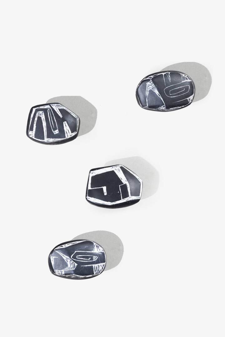 VICTOR CERRATO - Set di quattro appendiabiti a muro