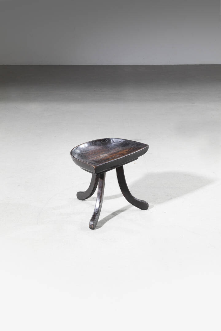 ADOLF LOOS, attribuito - Sgabello tripiede mod. Egyptian