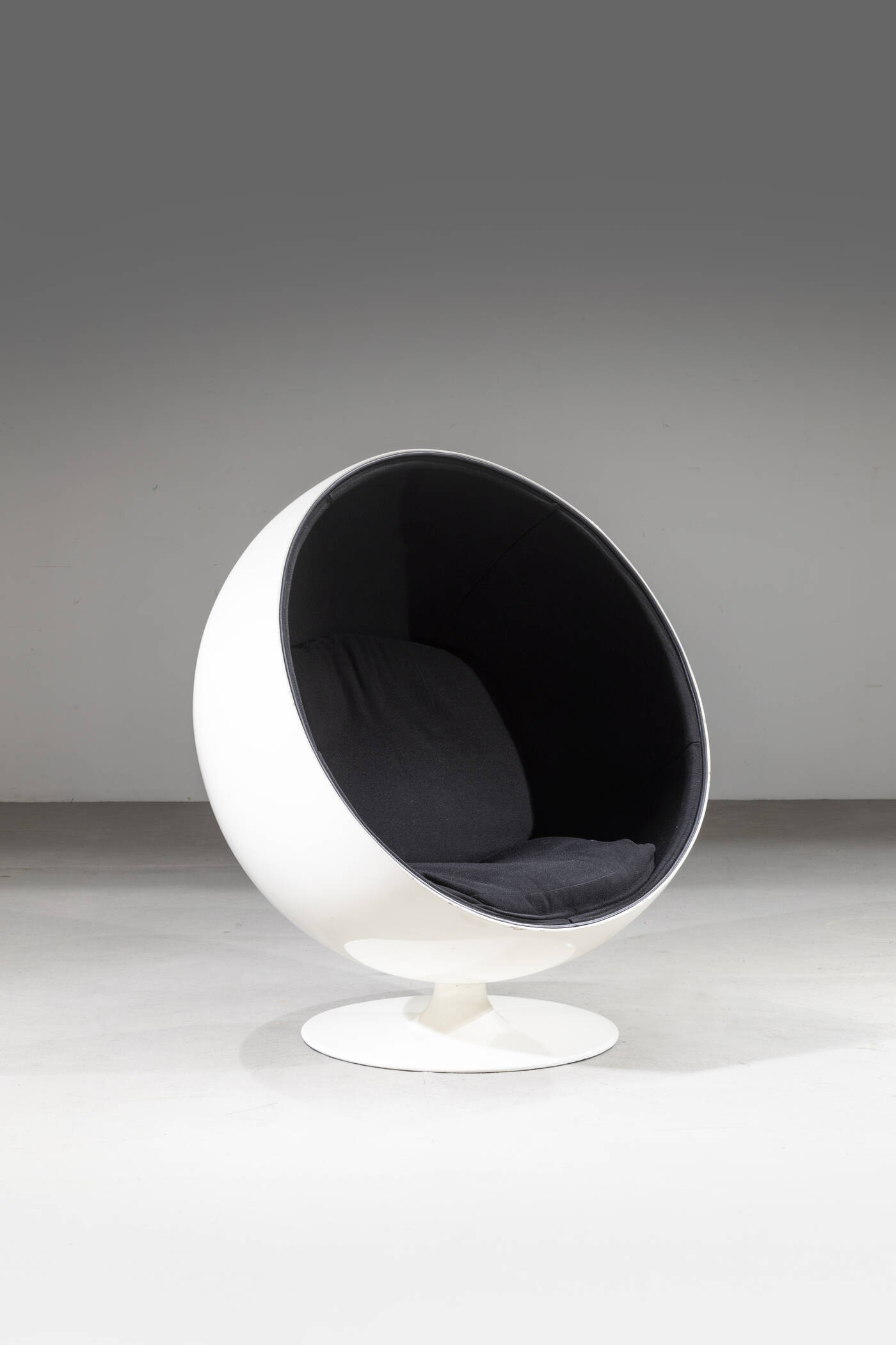 EERO AARNIO - Poltrona girevole mod. Ball Chair