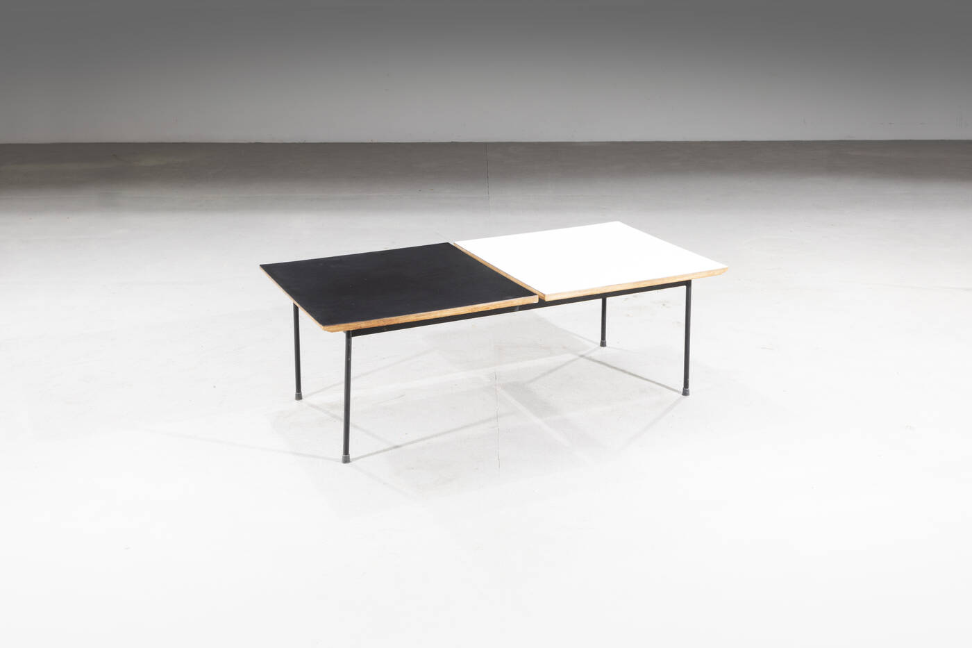 CHARLOTTE PERRIAND, nello stile di - Tavolino