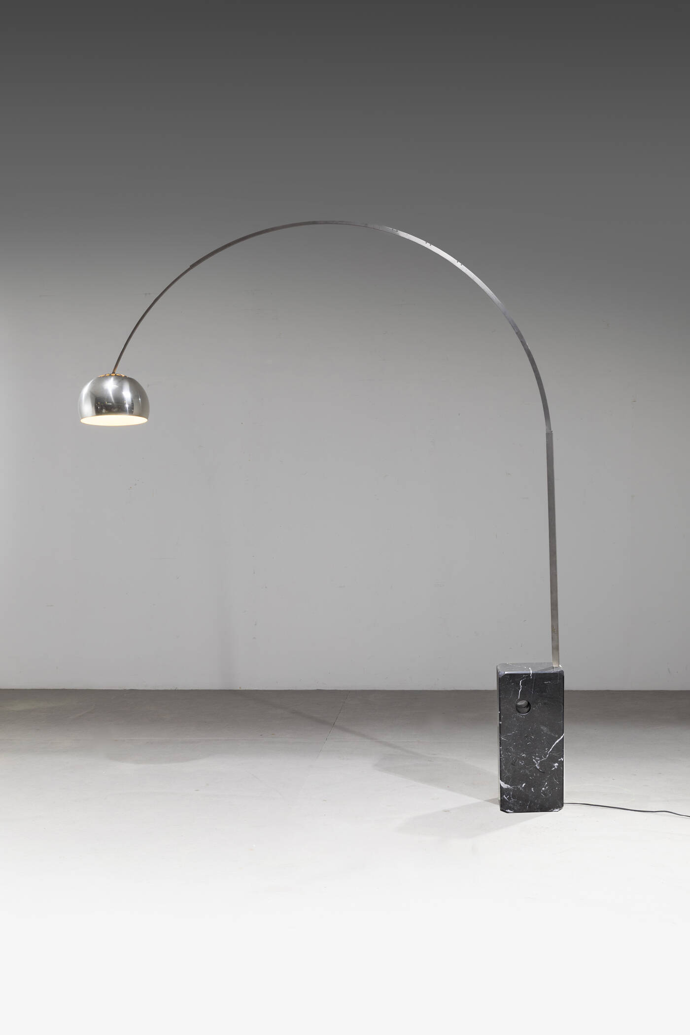 ACHILLE E PIER GIACOMO CASTIGLIONI - Lampada da terra mod. Arco 