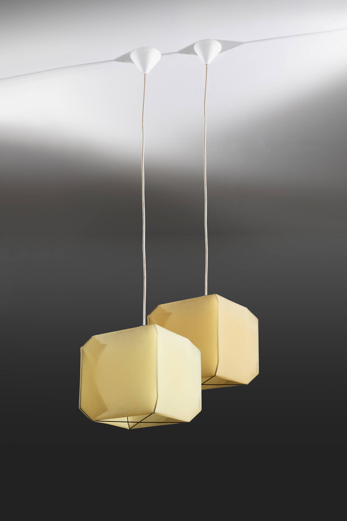 BRUNO MUNARI - Coppia di lampade a sospensione