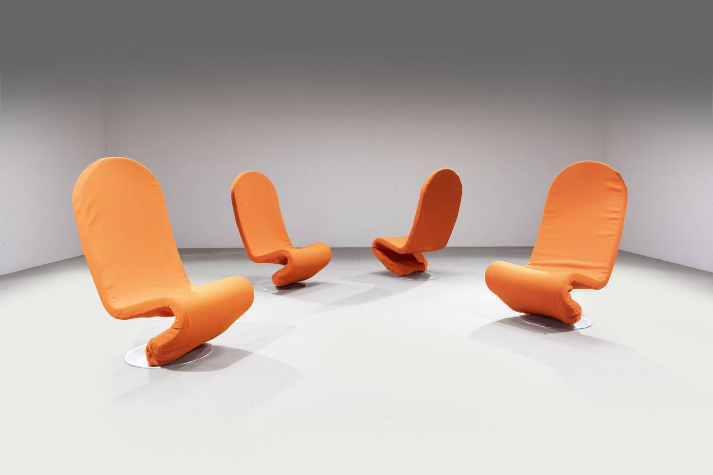 VERNER PANTON - Quattro sedie mod. System 1-2-3