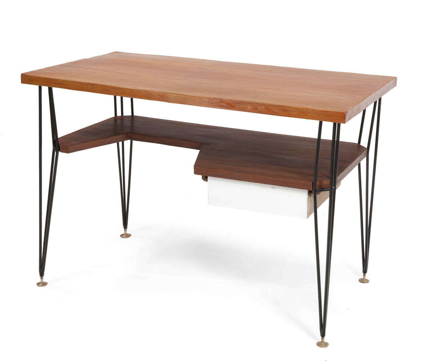CAMPO E GRAFFI, attribuito - Scrivania con struttura in legno di mogano, ferro e formica. Piedi in ottone.