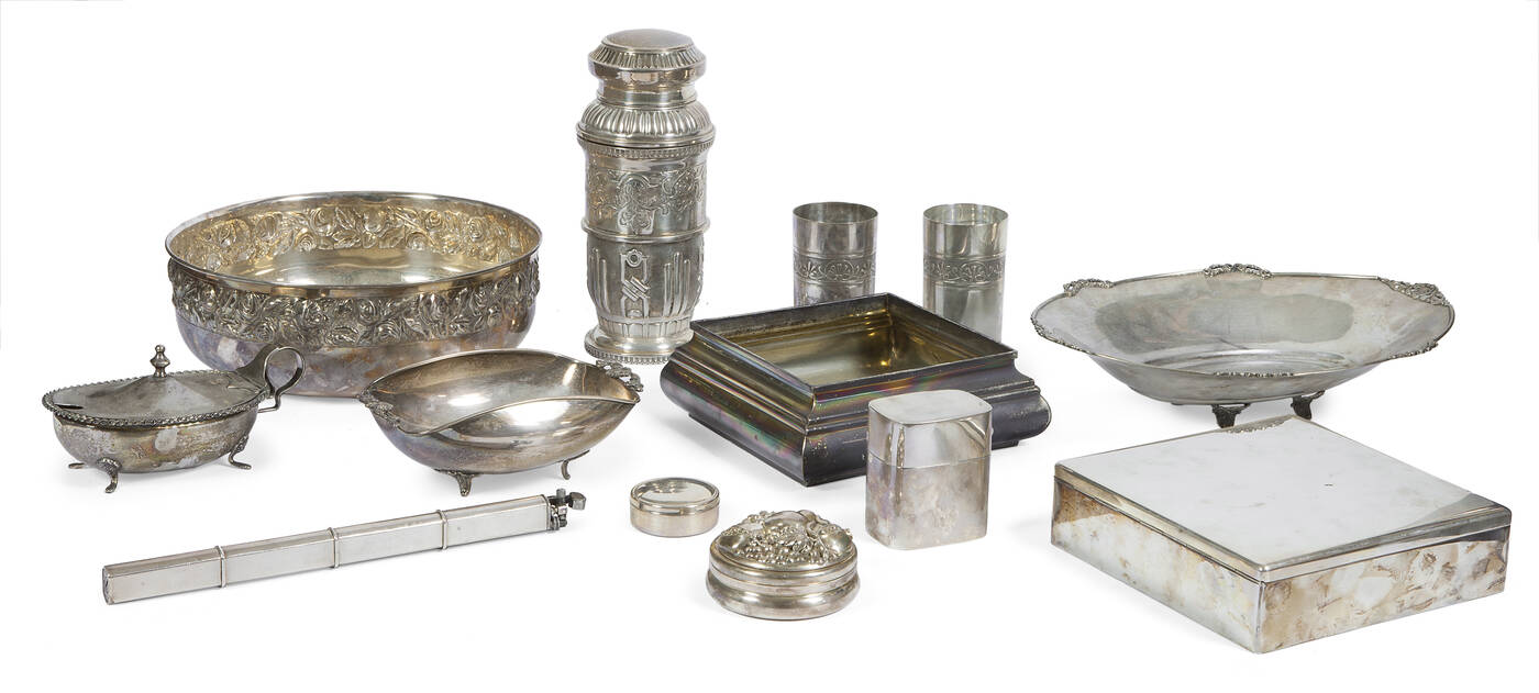 TREDICI OGGETTI IN ARGENTO