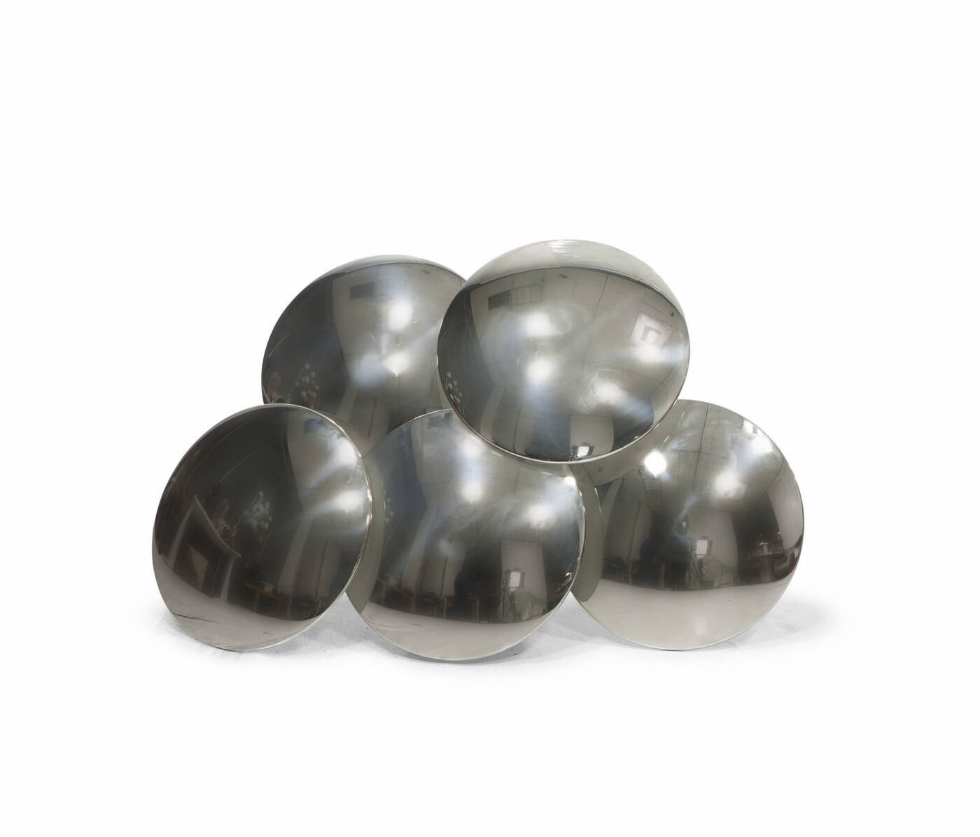 REGGIANI - Lampada da parete a cinque specchi in acciaio cromato.