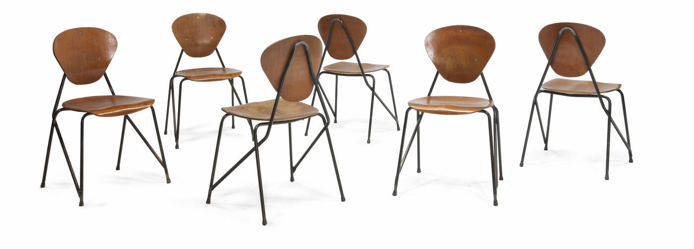 I.S.A - Sei sedie in metallo verniciato e seduta in compensato curvato.