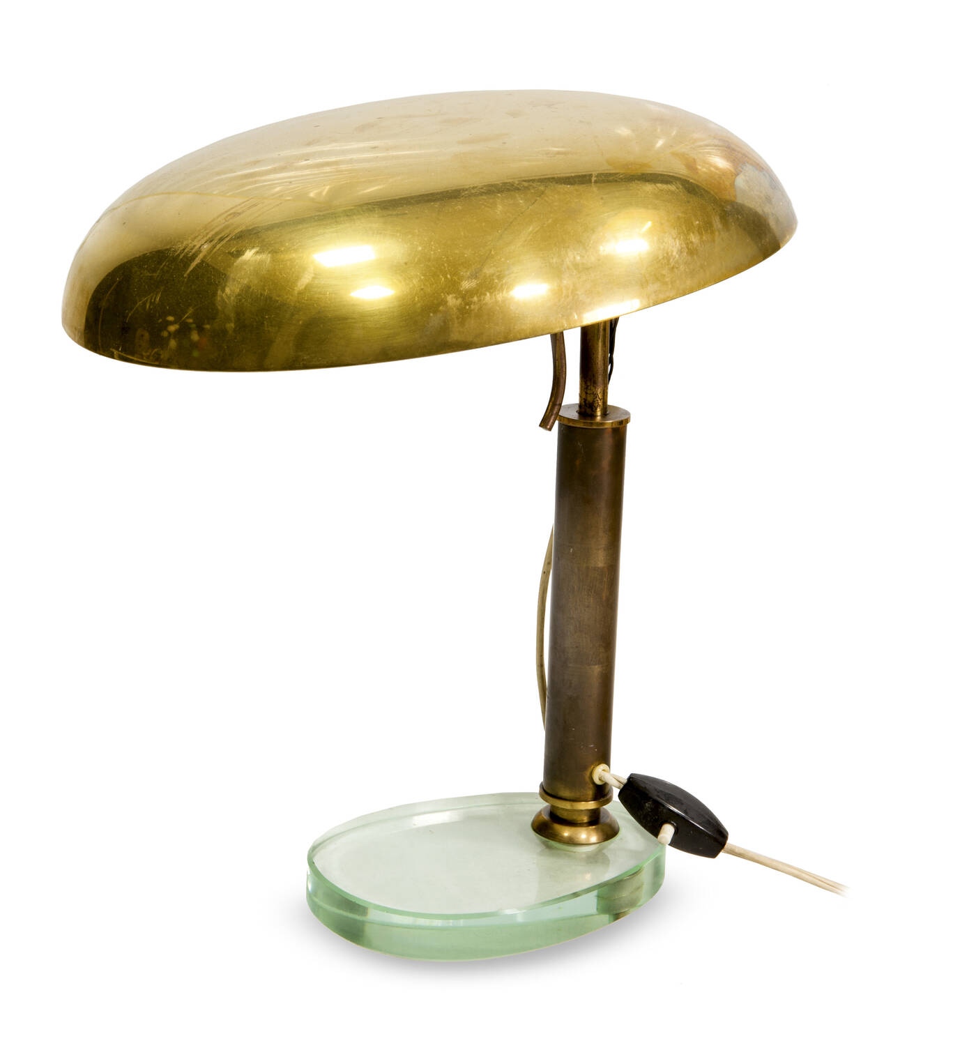 PRODUZIONE ITALIANA - Lampada da tavolo in ottone e base in vetro.