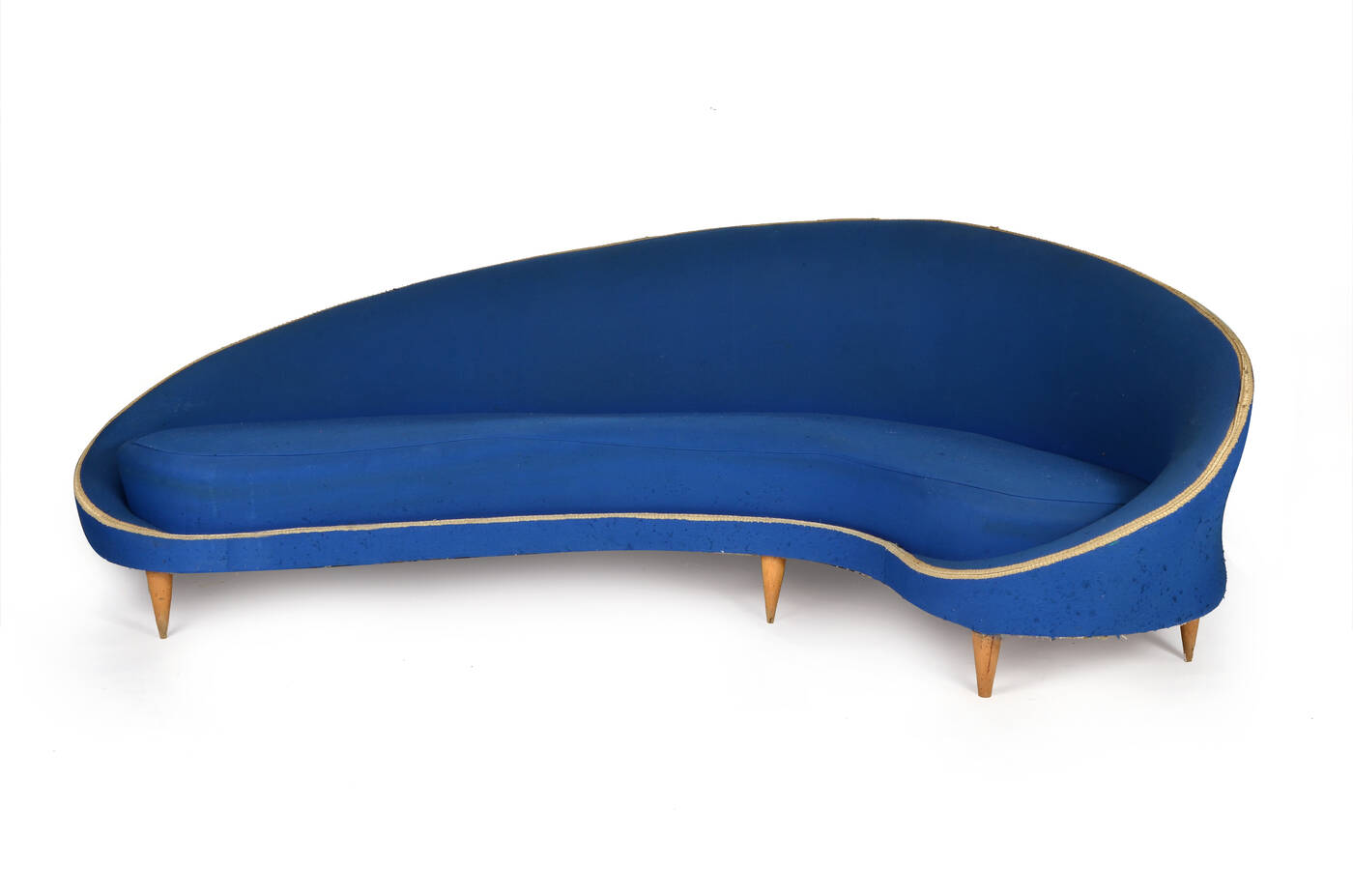 FEDERICO MUNARI - Divano con struttura in legno di faggio 