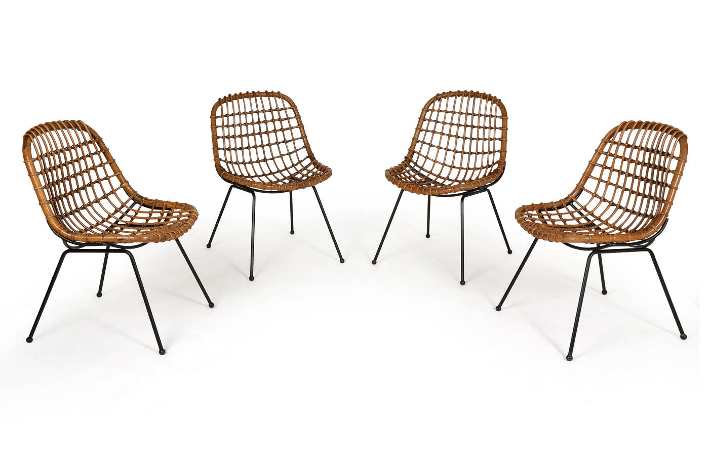 PRODUZIONE ITALIANA - Quattro sedie con struttura in tondino metallico e 