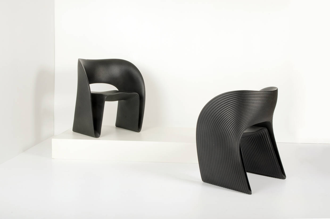 RON ARAD - Coppia di sedie mod. Raviolo 