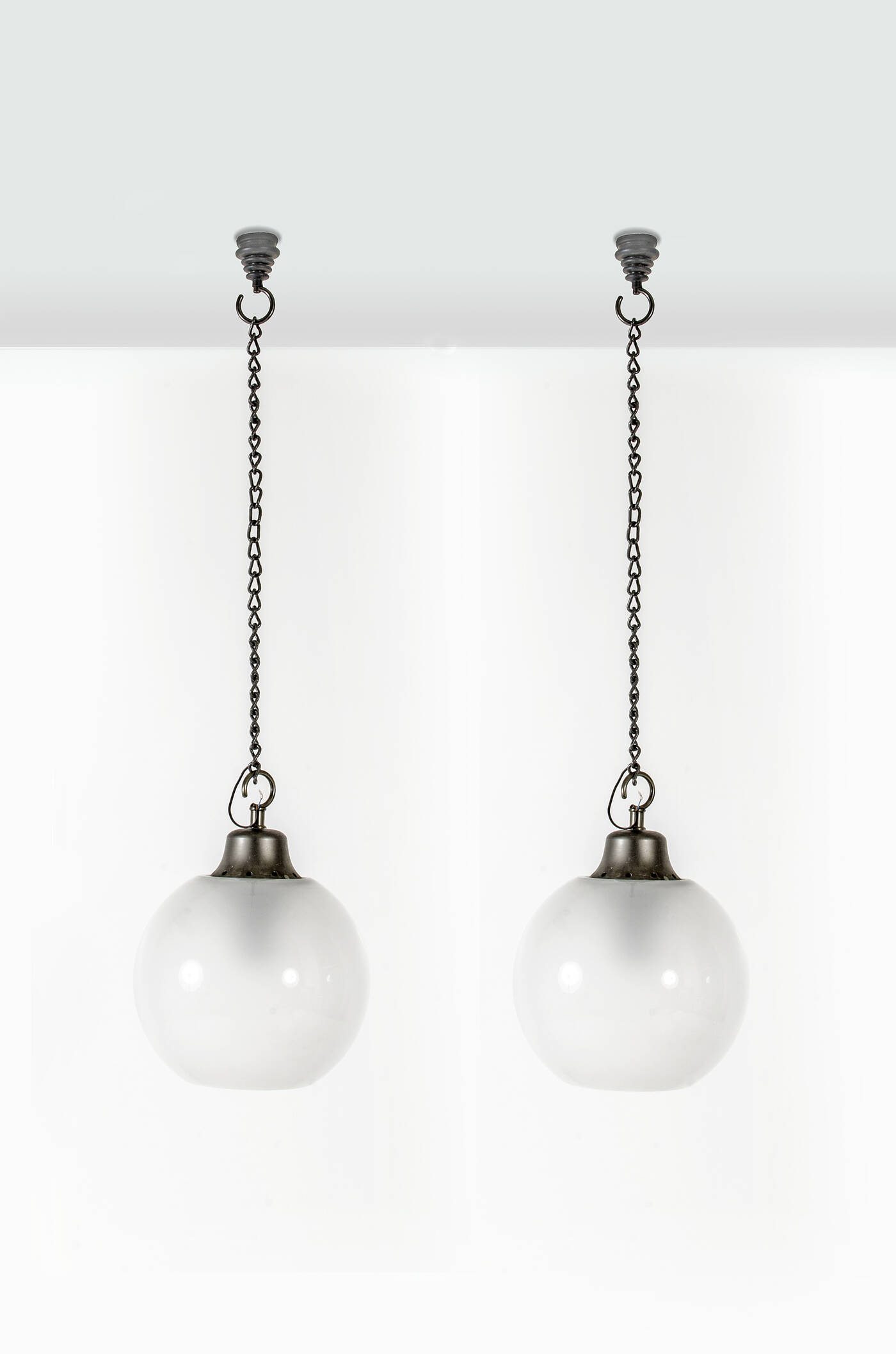 LUIGI CACCIA DOMINIONI - Coppia di lampade a sospensione mod. LS10 Boccia