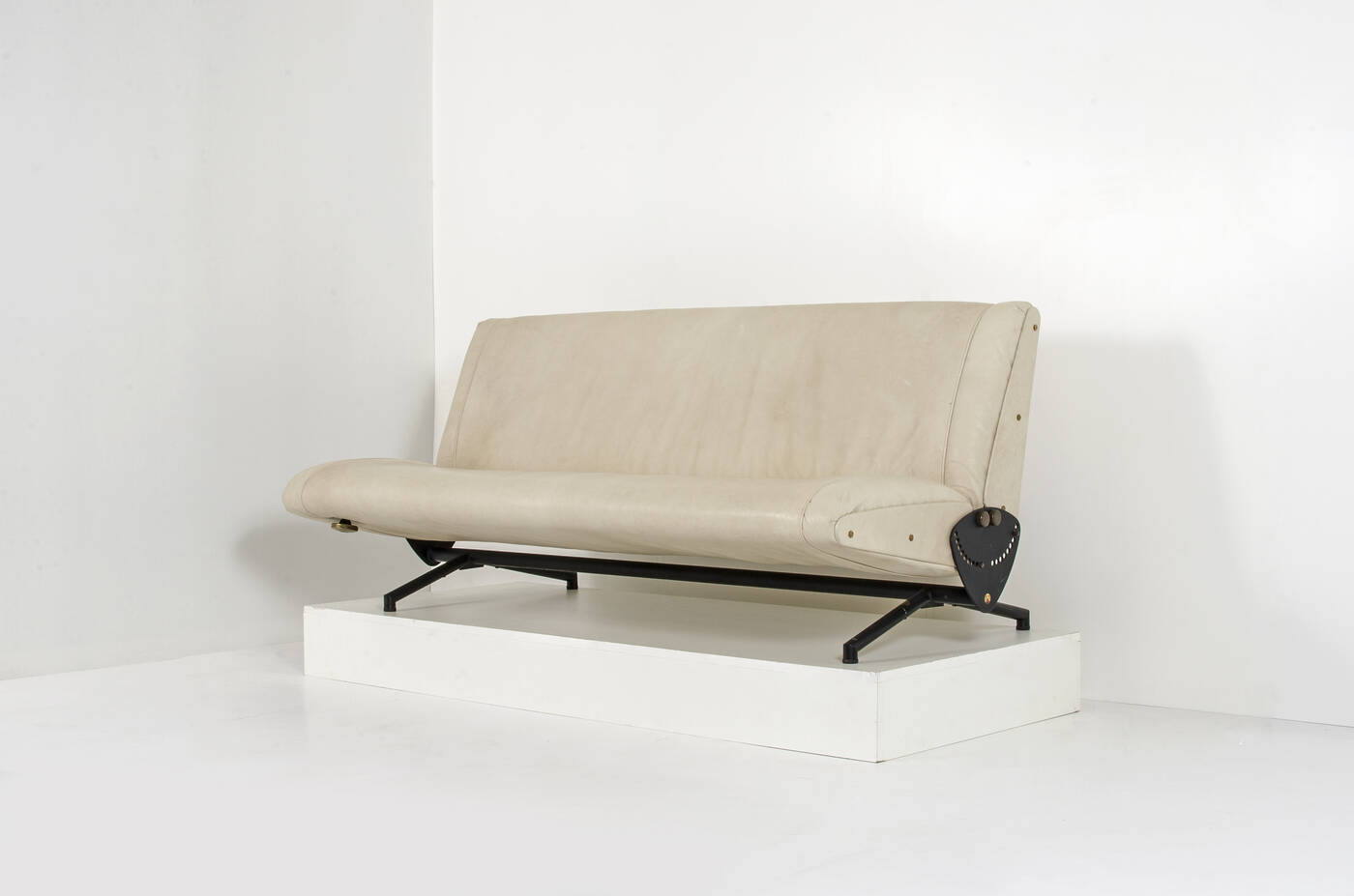 OSVALDO BORSANI - Divano mod D 70 