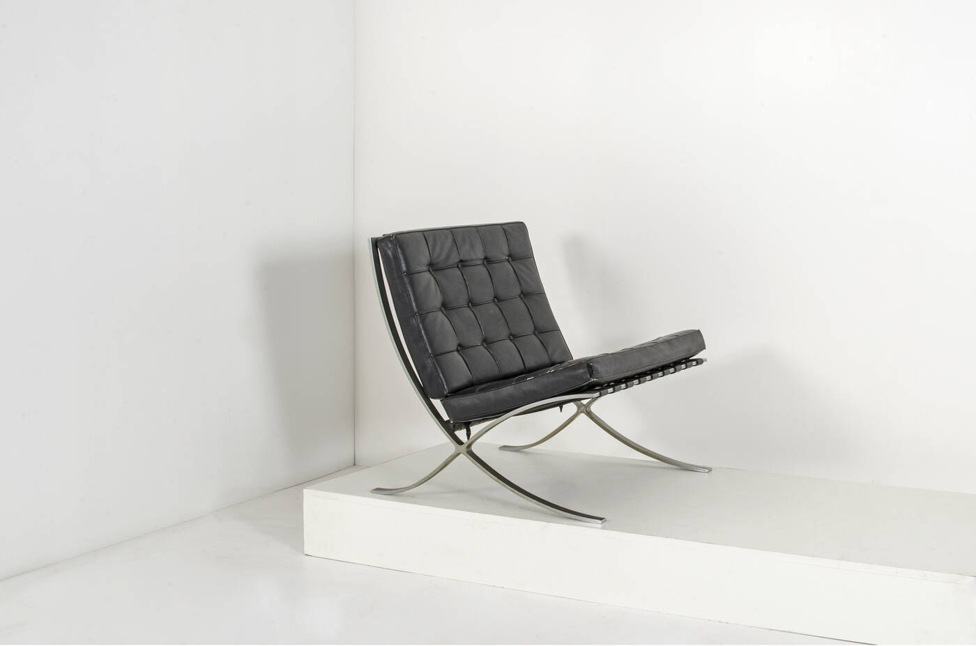 LUDWIG MIES VAN DER ROHE - MR 90 Barcelona<br>