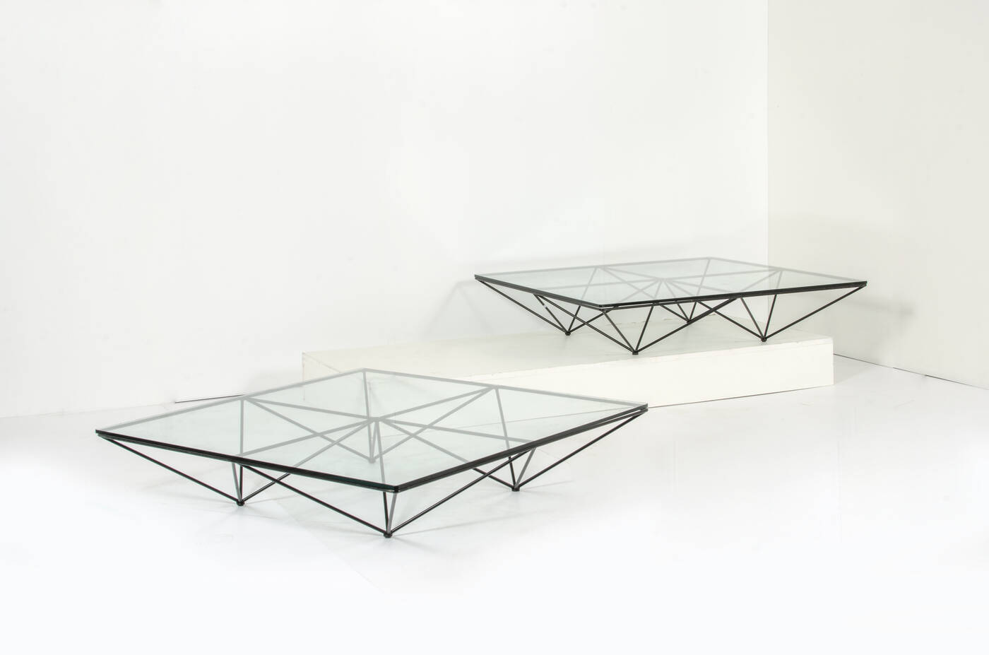 PAOLO PIVA - Due tavolini mod. Alanda