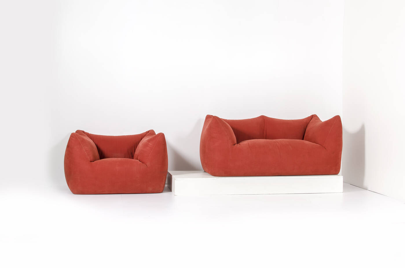 MARIO BELLINI - Divano e poltrona mod. Le Bambole