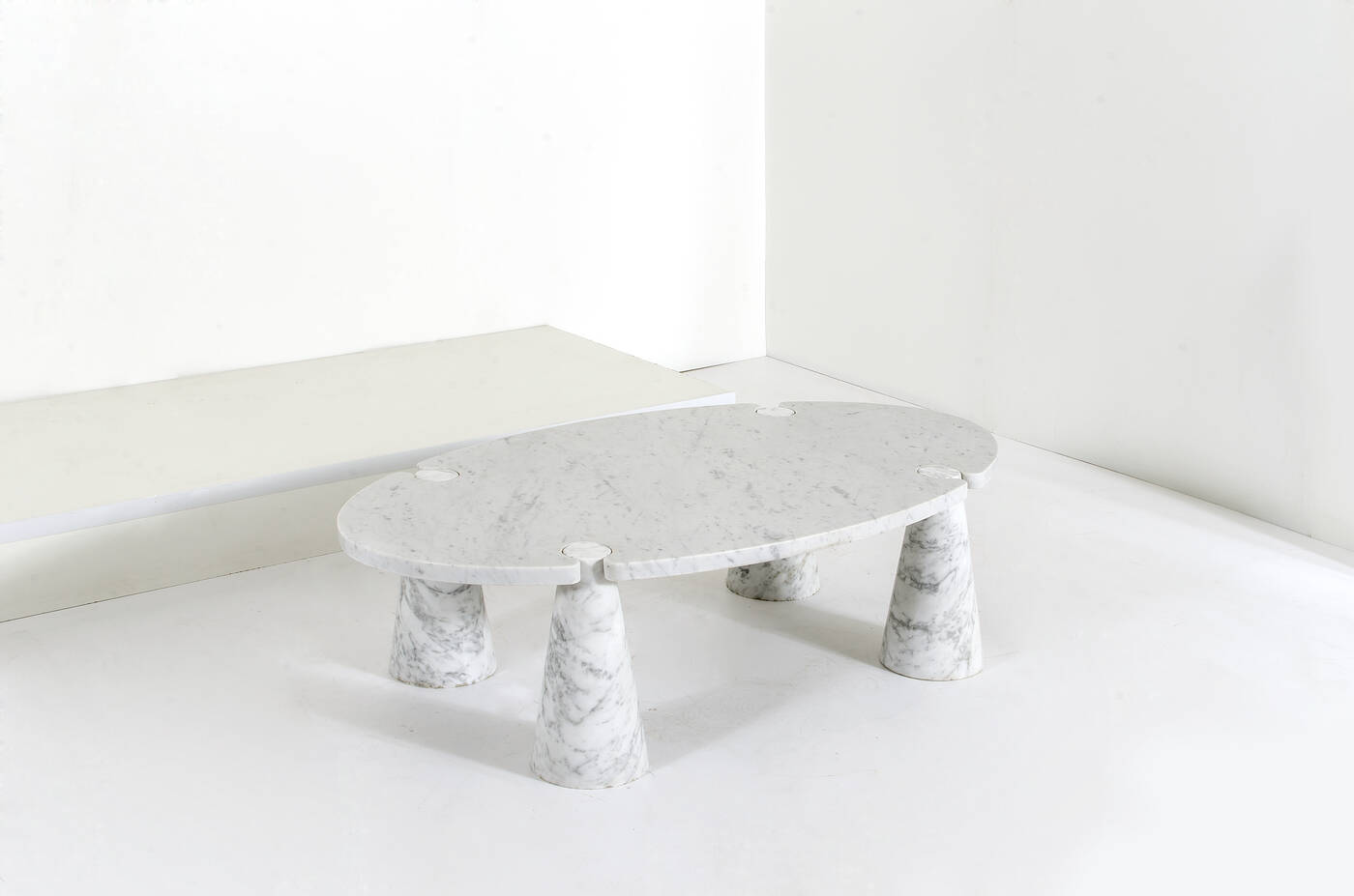 ANGELO MANGIAROTTI - Tavolo mod. Eros 