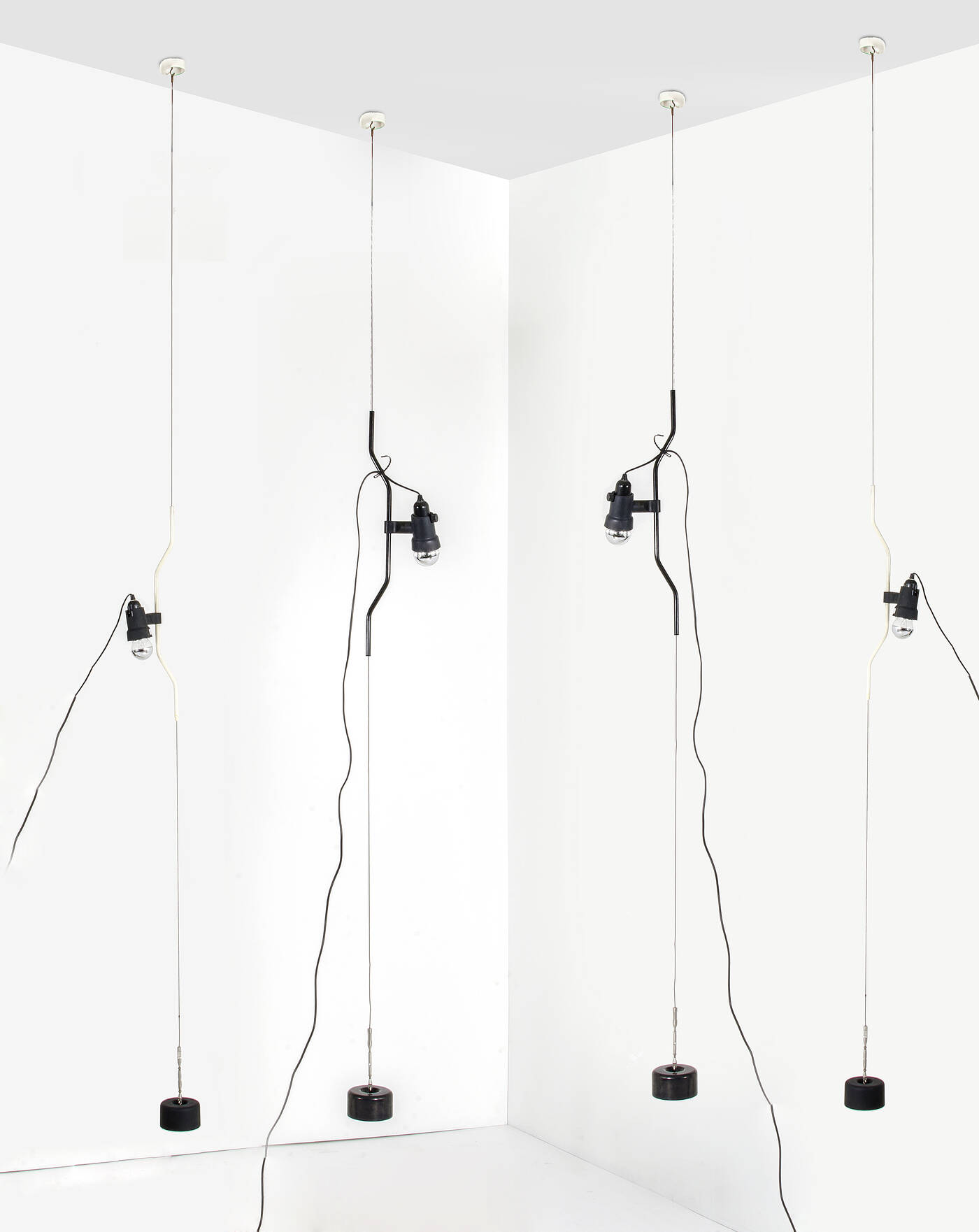 ACHILLE CASTIGLIONI, PIO MANZU' - Quattro lampade mod. Parentesi