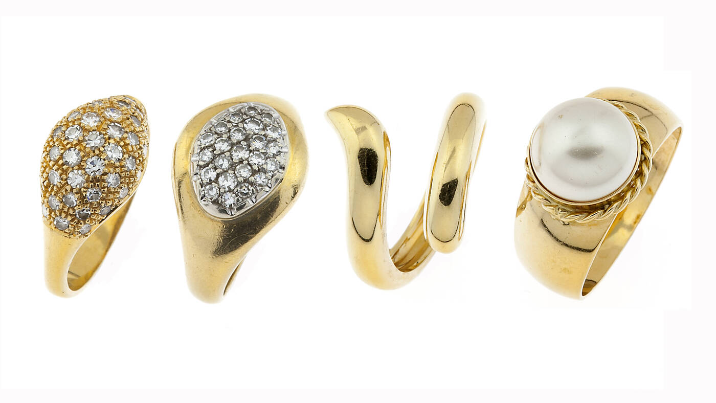 LOTTO DI QUATTRO ANELLI