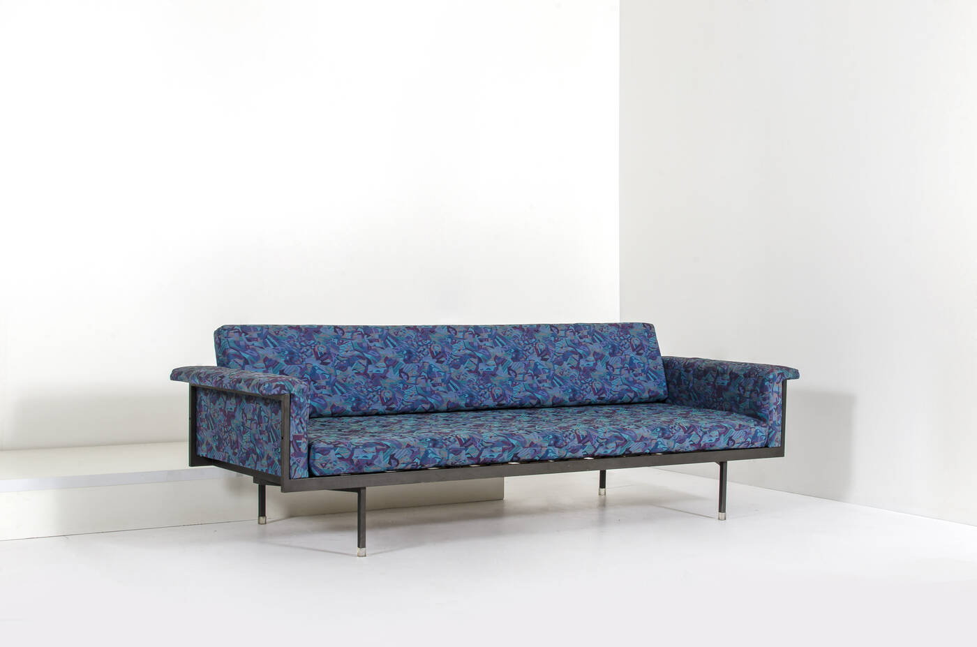 KAZUHIDE TAKAHAMA - Divano mod. Naeko 