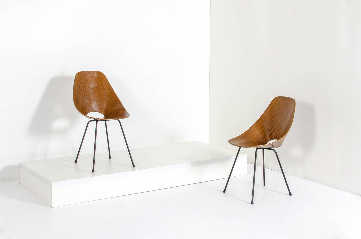 VITTORIO NOBILI - Coppia di sedie mod. Medea