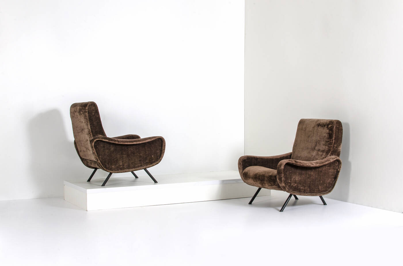 MARCO ZANUSO - Coppia di poltrone mod. Lady