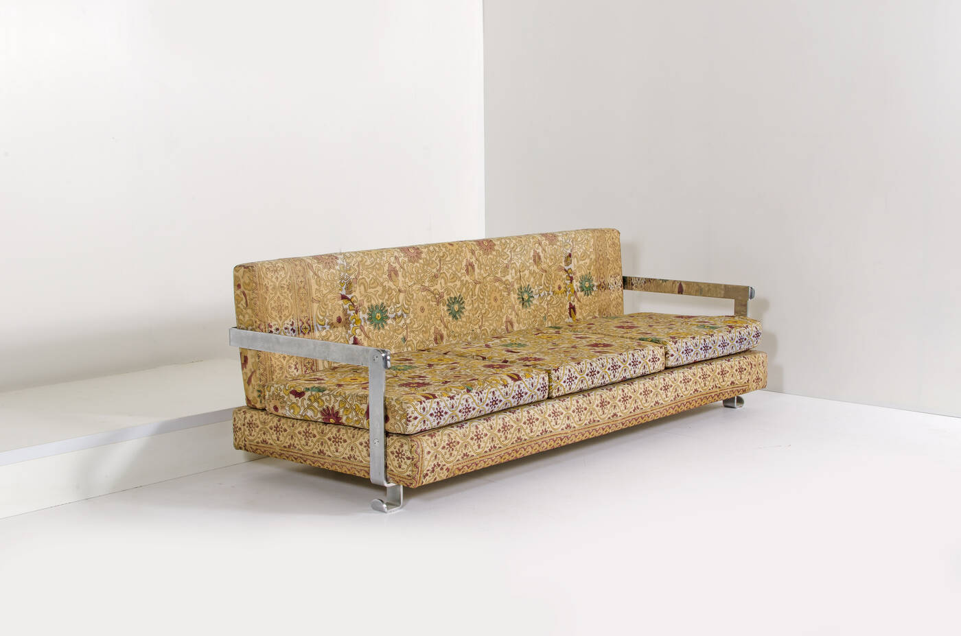 LUIGI CACCIA DOMINIONI - Divano mod. Fasce cromate