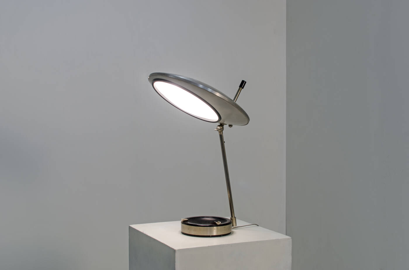 OSCAR TORLASCO - Lampada da tavolo mod. 567