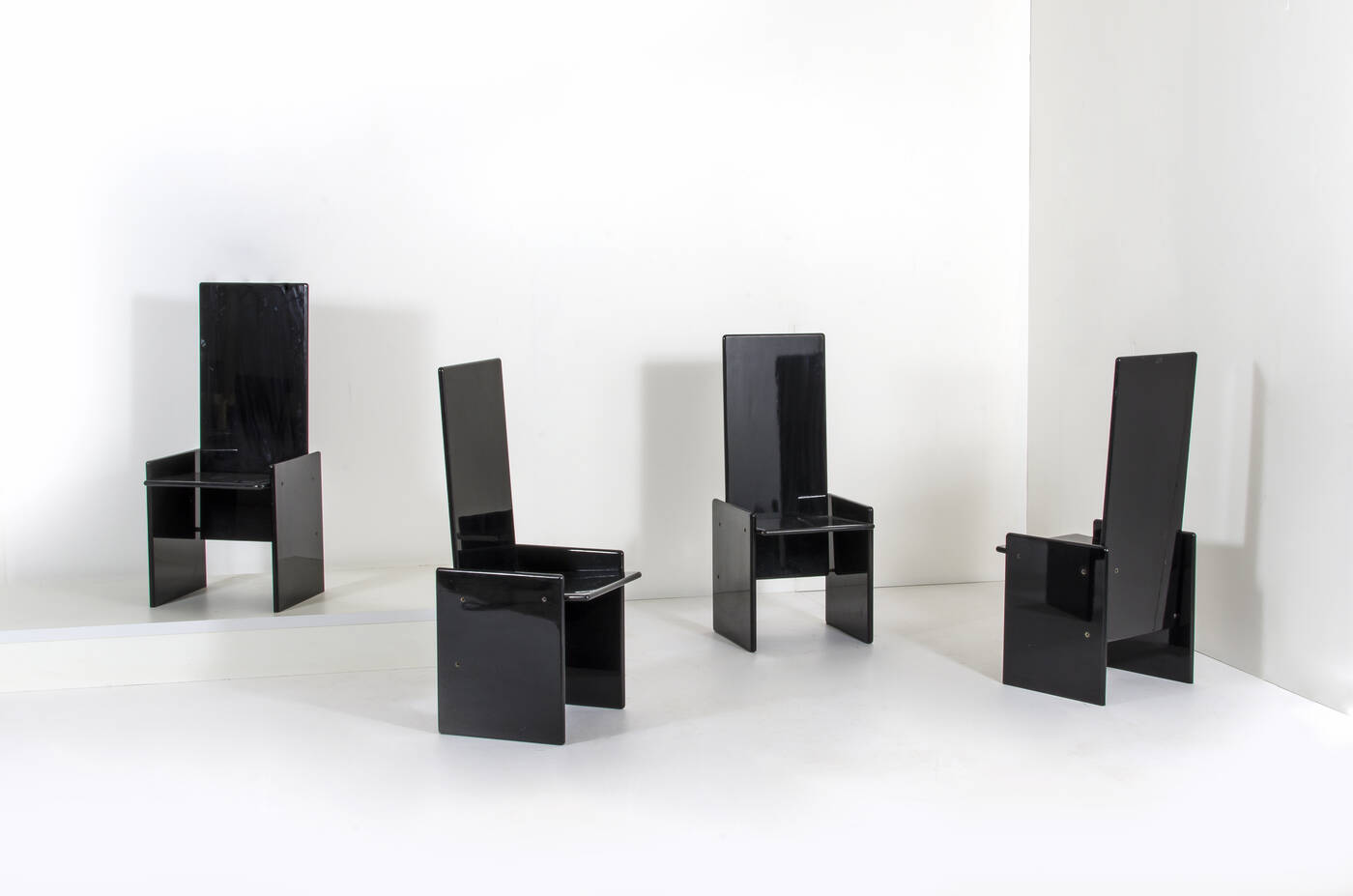 KAZUHIDE TAKAHAMA - Quattro sedie mod. Kazuki