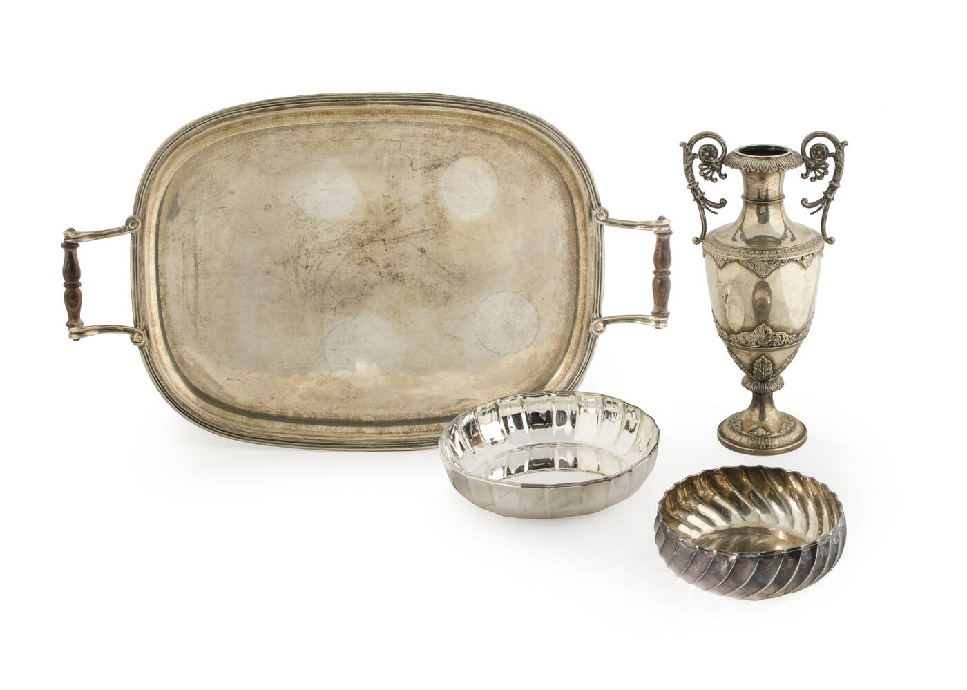 LOTTO DI QUATTRO OGGETTI IN ARGENTO