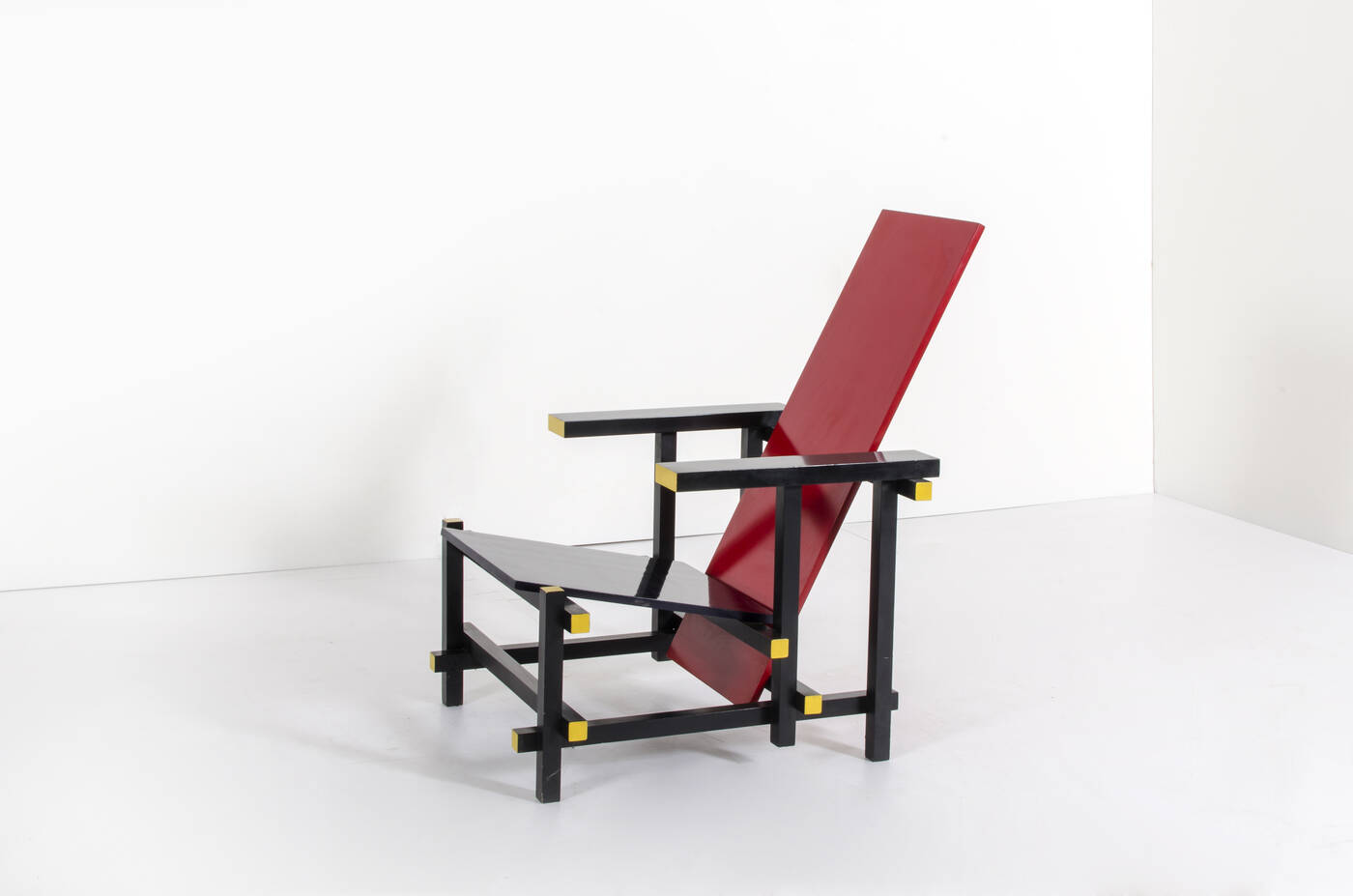 GERRIT THOMAS RIETVELD - Red/Blue chair