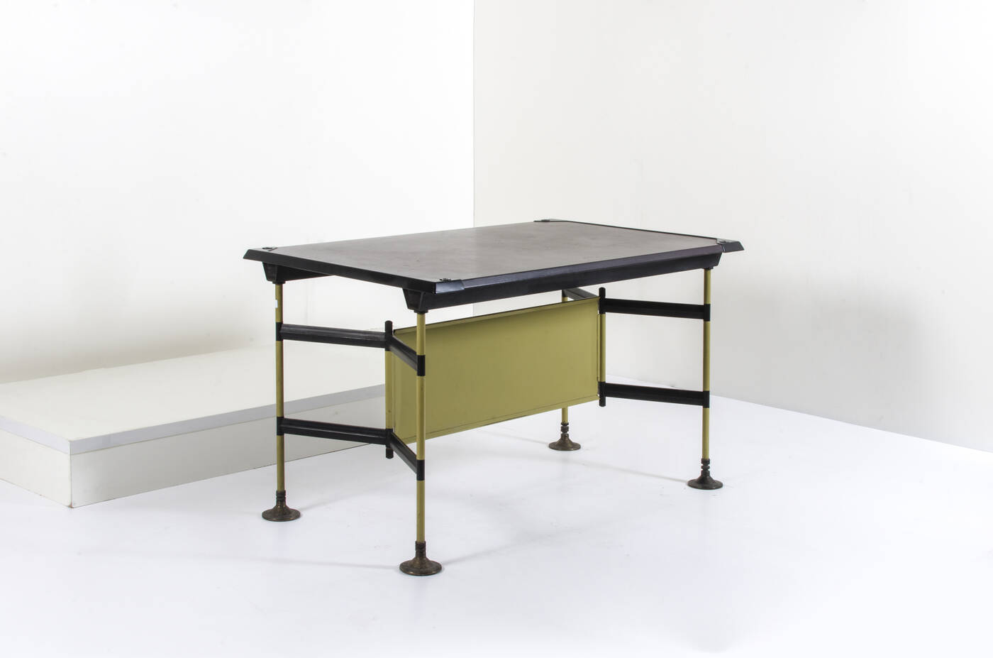 BBPR - Tavolo mod. Spazio