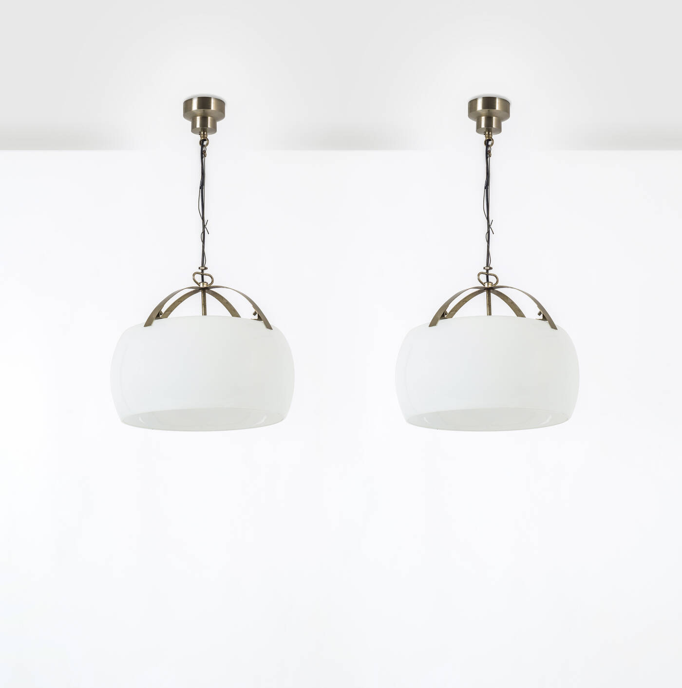 VICO MAGISTRETTI - Coppia di lampadari mod. Triclinio