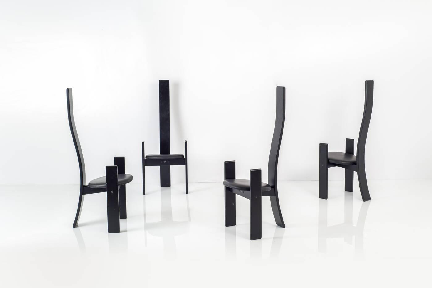 VICO MAGISTRETTI - Quattro sedie mod. Golem