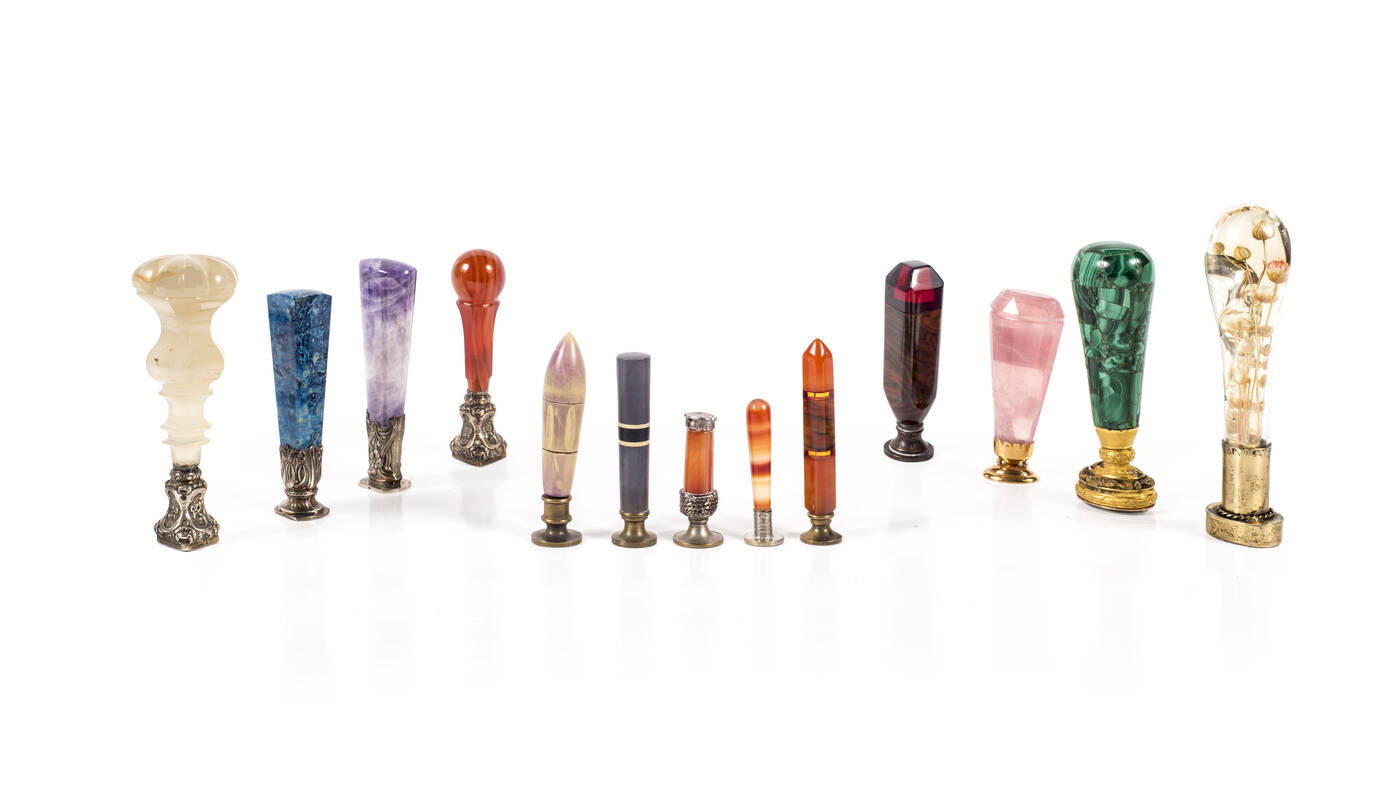 LOTTO DI TREDICI TIMBRI