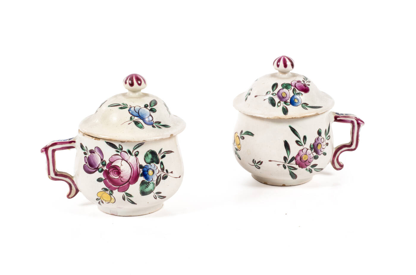 LOTTO DI DUE TAZZINE IN MAIOLICA