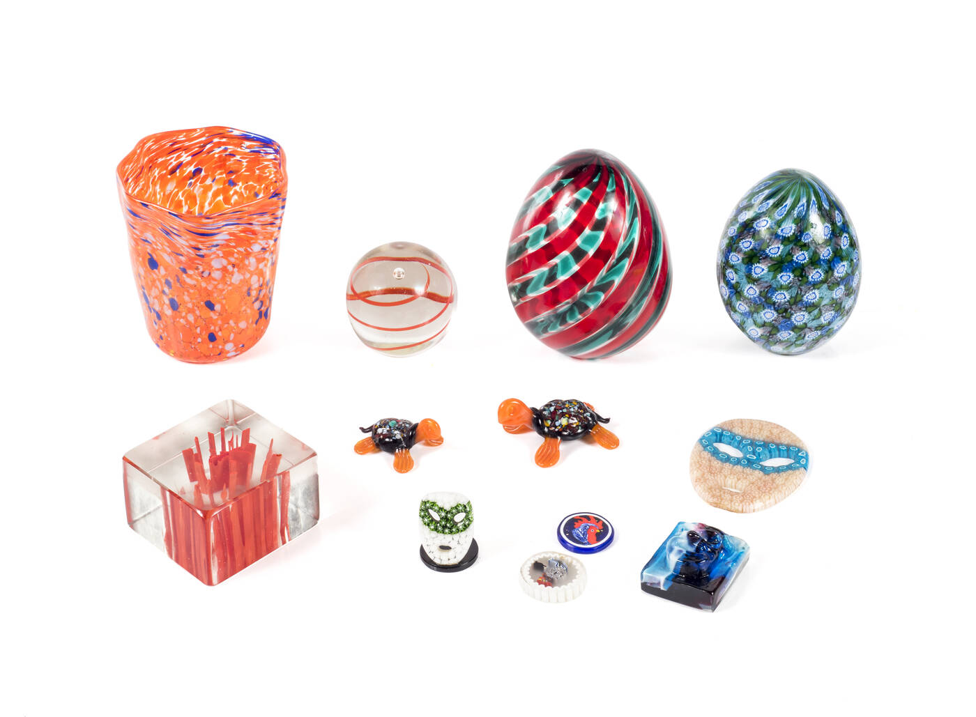 LOTTO DI DODICI OGGETTI IN VETRO