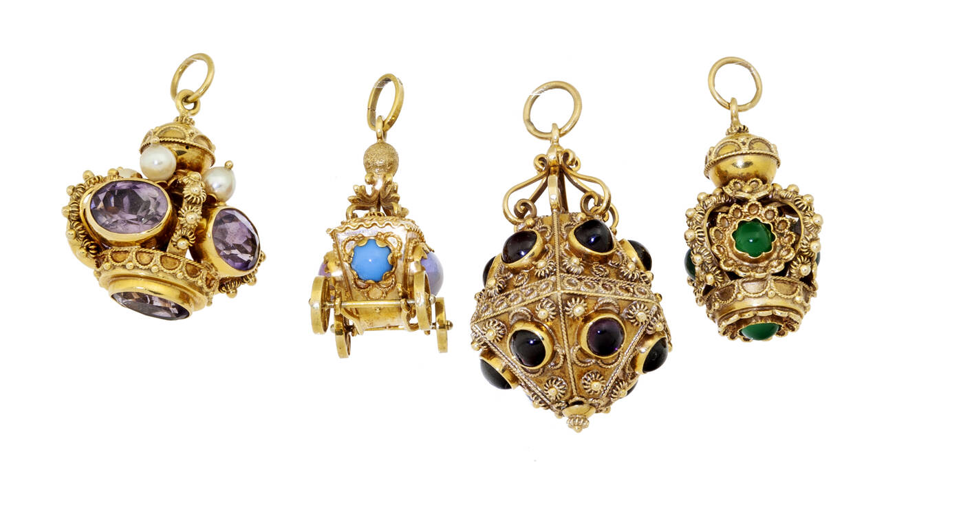 LOTTO DI QUATTRO CHARMS