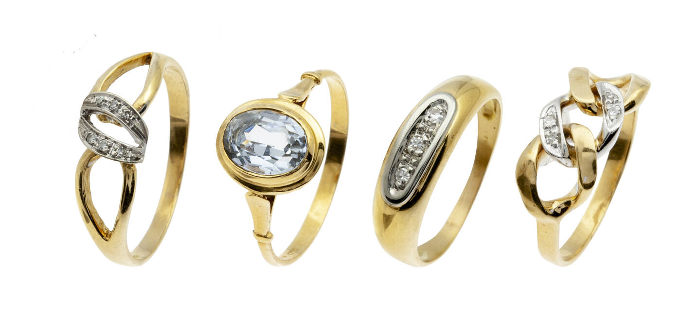 LOTTO DI QUATTRO ANELLI