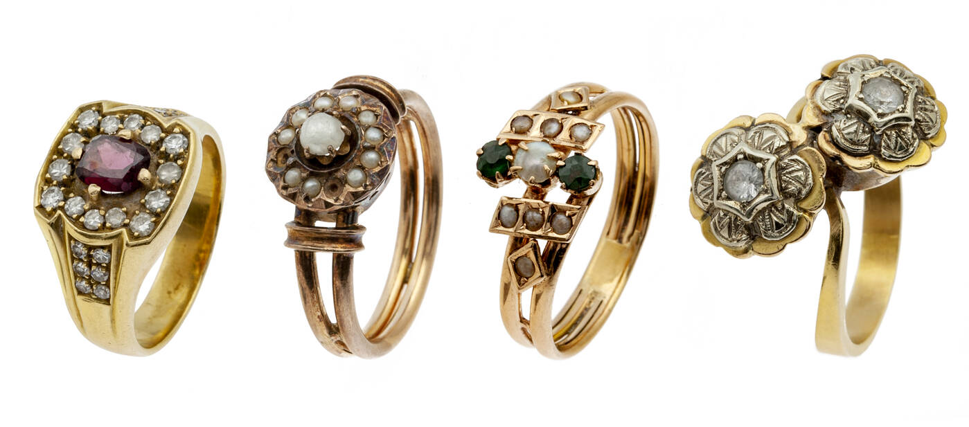 LOTTO DI QUATTRO ANELLI